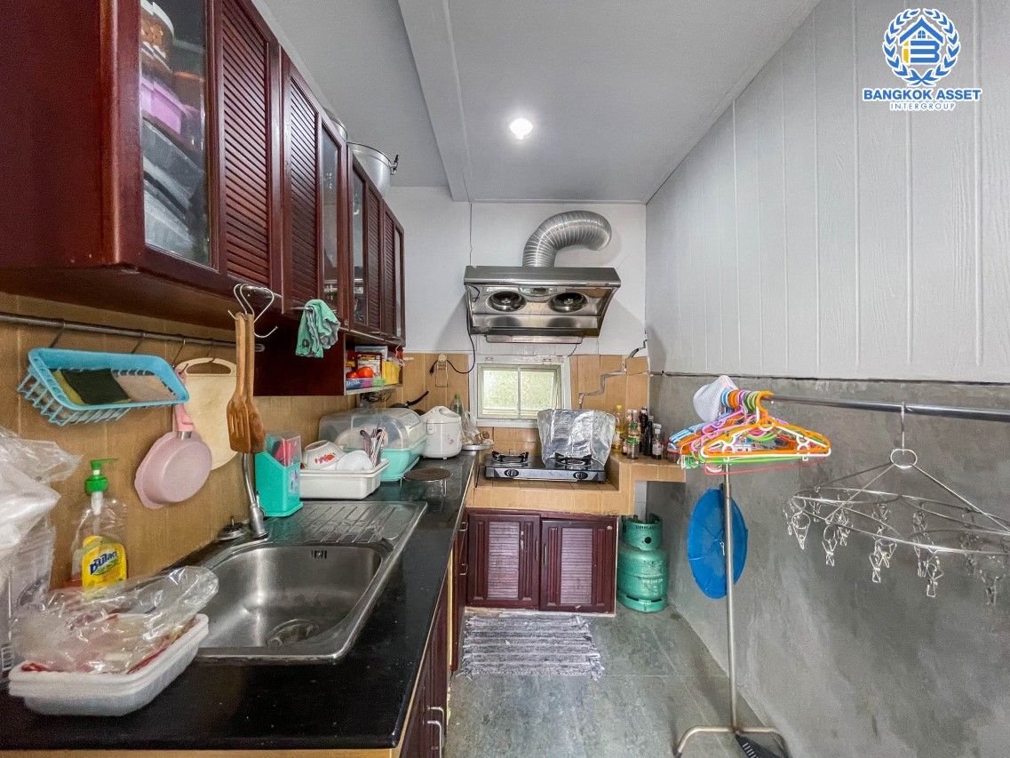 *****บ้านแฝดมือสอง ม.พฤกษาวิลเลจ28 ซีนเนอรี่ กาญจนาภิเษก เนื้อที่กว้าง 35.70 ตร.ว. ฟังก์ชัน 3 ห้องนอน 2 ห้องน้ำ 1 ที่จอดรถ บ้านสภาพใหม่ ได้พื้นที่กว้างให้ความรู้สึกเหมือนบ้านเดี่ยว บนทำเลดี เชื่อมต่อถนนกาญจนาภิเษก ใกล้รถไฟฟ้าสายสีม่วง "สถานีตลาดบางใหญ่" และจุดขึ้นทางด่วน "กาญจนาภิเษก" จองเลย!